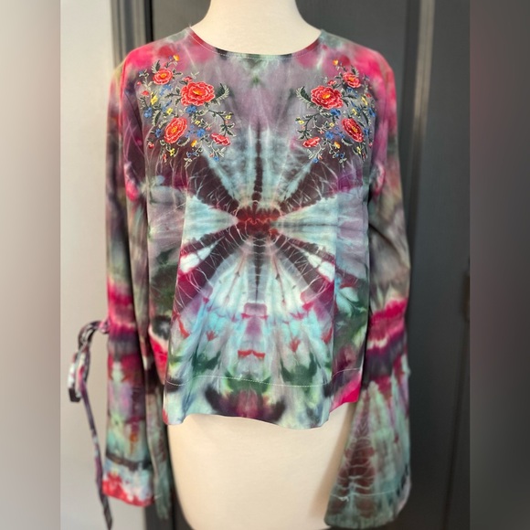 Vintage Y2K Boho Lace Net Beaded Neckline Top